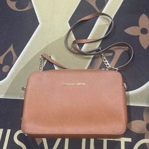 Michael kors crossbody purse